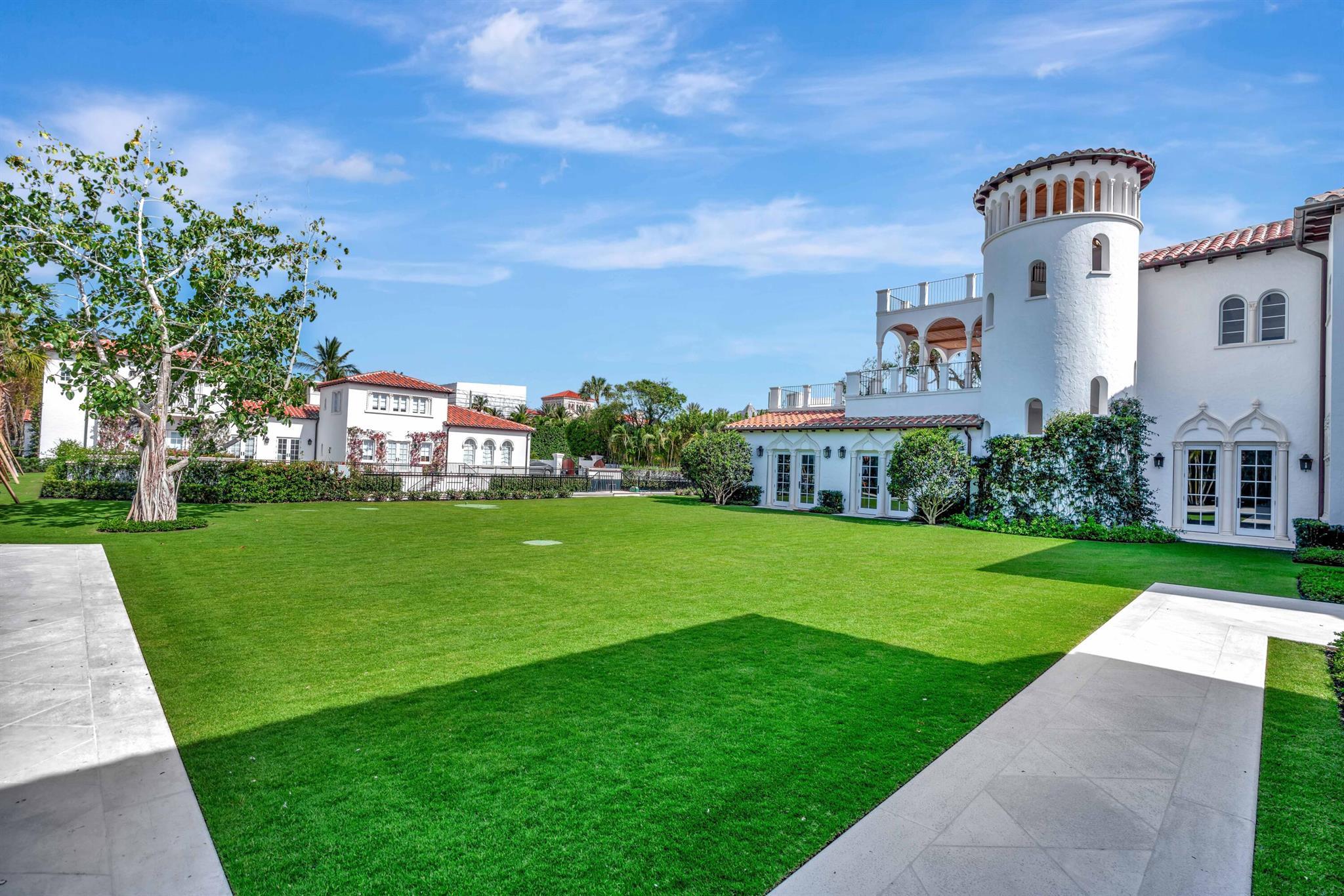 800 S County Rd Palm Beach, FL 33480