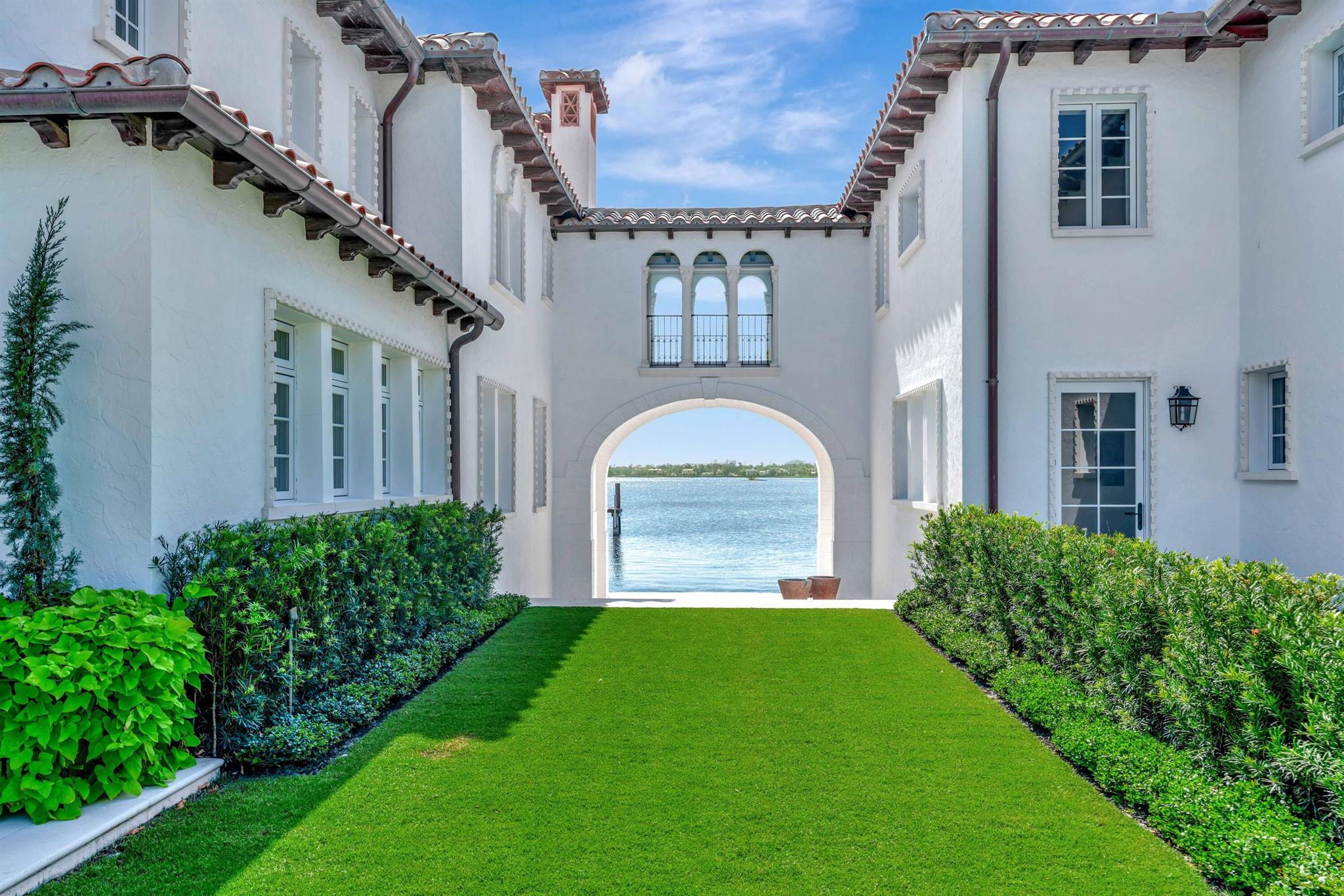 800 S County Rd Palm Beach, FL 33480