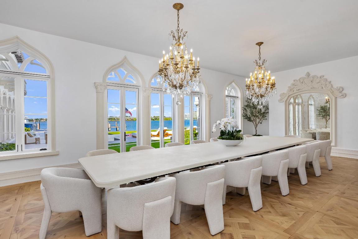 800 S County Palm Beach, FL 33480