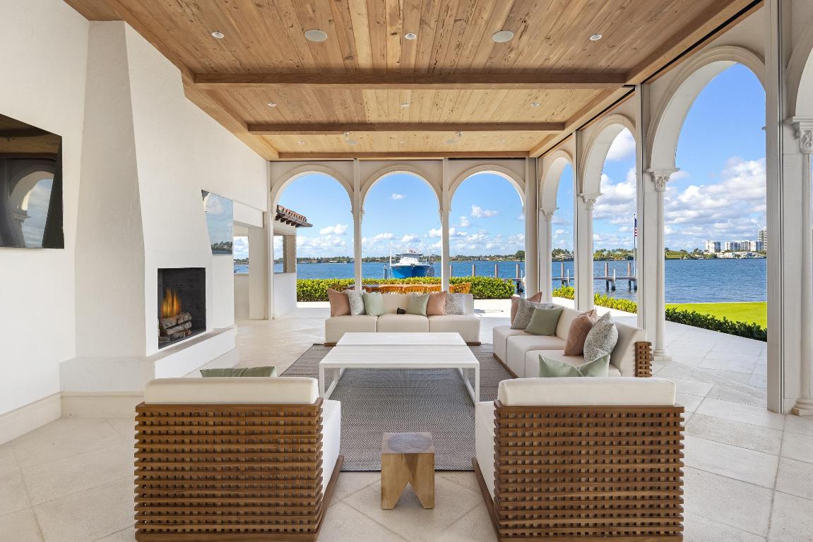 800 S County Palm Beach, FL 33480