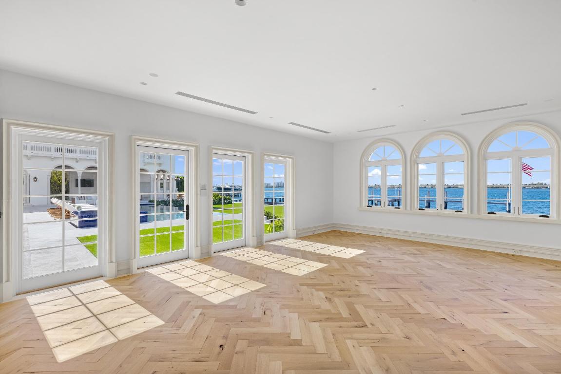 800 S County Palm Beach, FL 33480