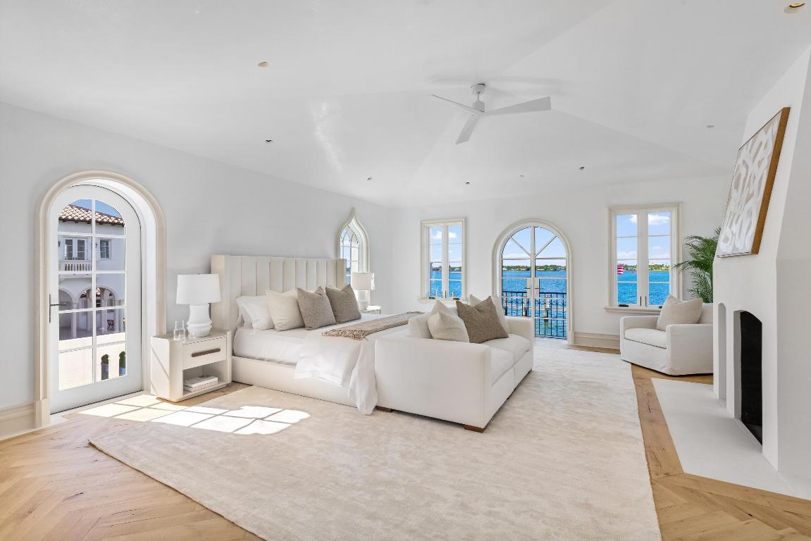 800 S County Palm Beach, FL 33480