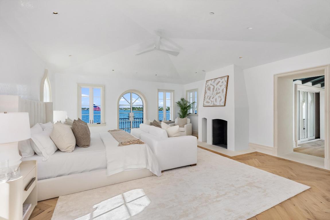 800 S County Palm Beach, FL 33480