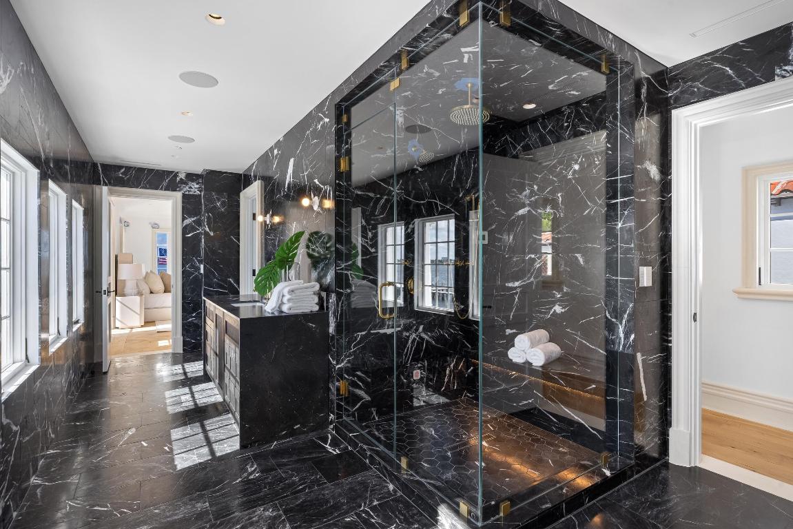 800 S County Palm Beach, FL 33480