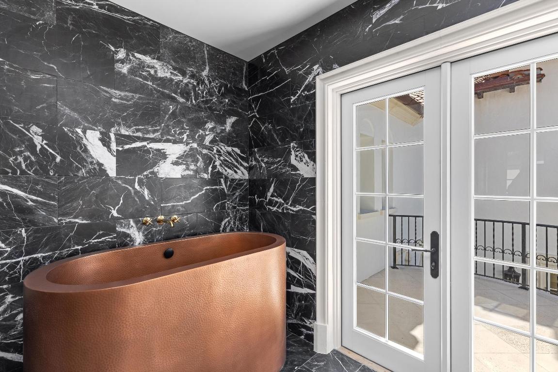 800 S County Palm Beach, FL 33480