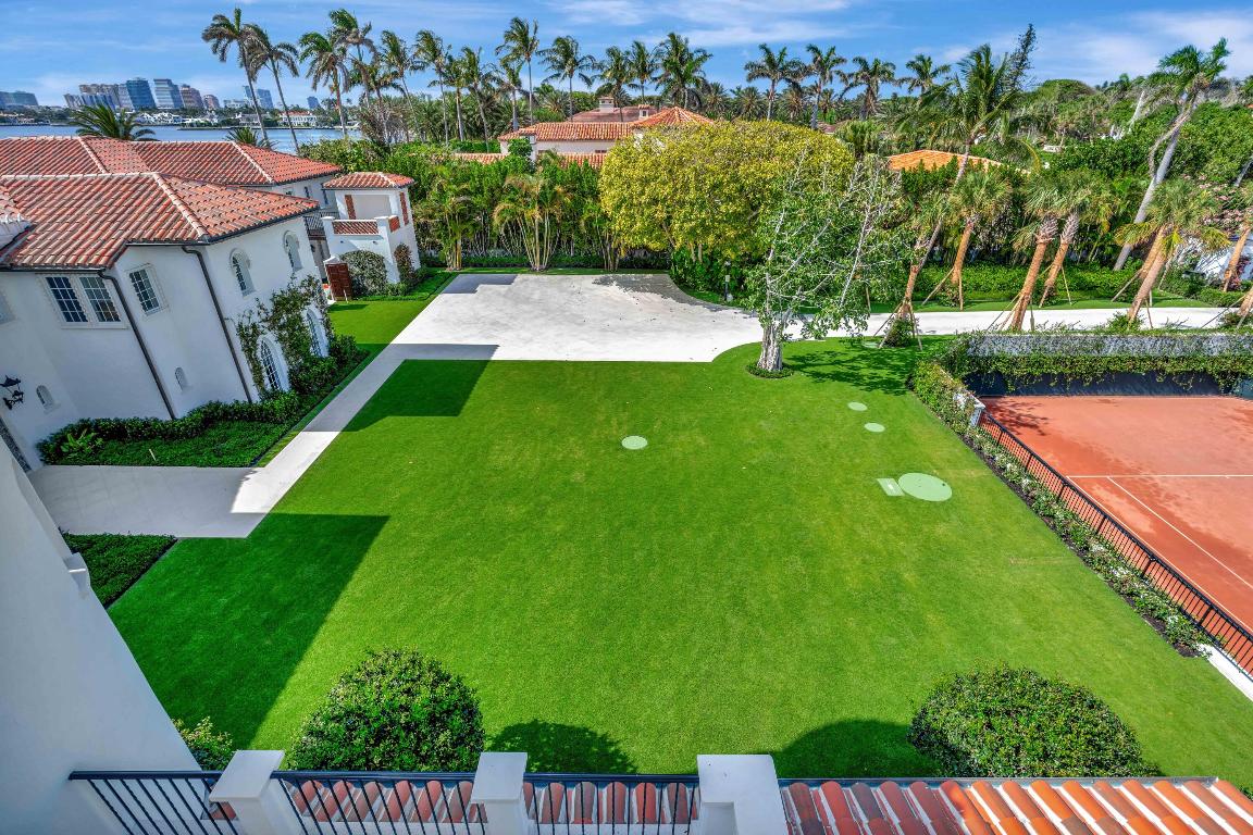 800 S County Palm Beach, FL 33480