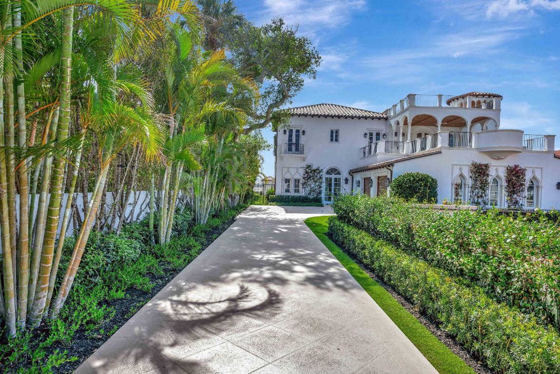 800 S County Palm Beach, FL 33480