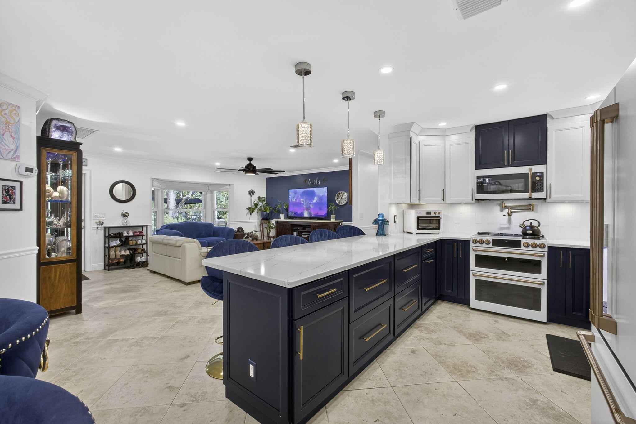 17152 W Sycamore Dr Loxahatchee, FL 33470