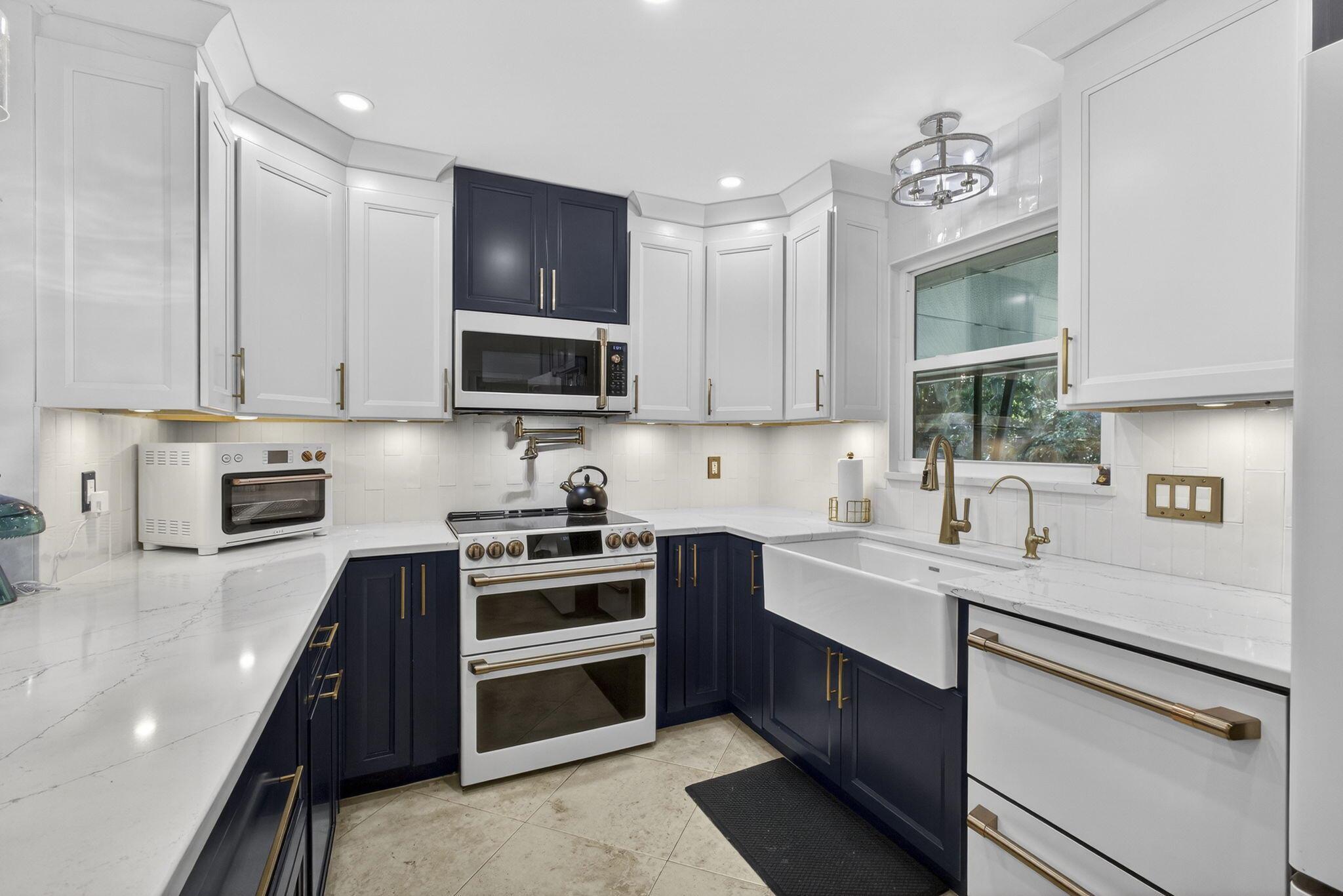 17152 W Sycamore Dr Loxahatchee, FL 33470