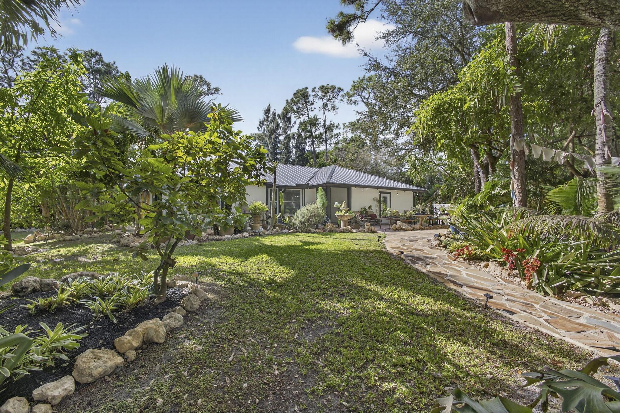 17152 W Sycamore Dr Loxahatchee, FL 33470