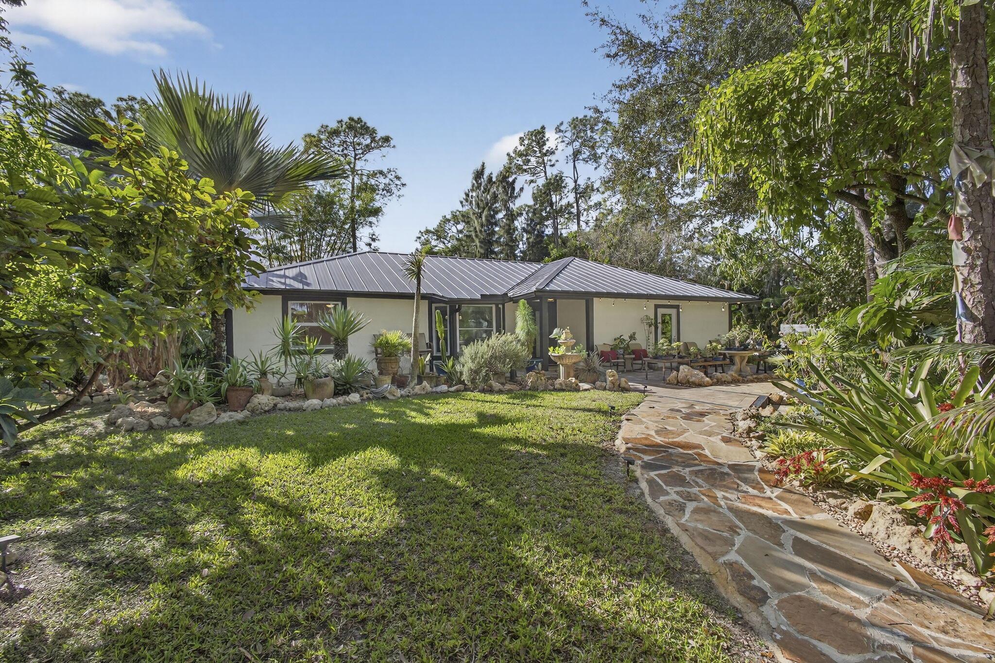 17152 W Sycamore Dr Loxahatchee, FL 33470