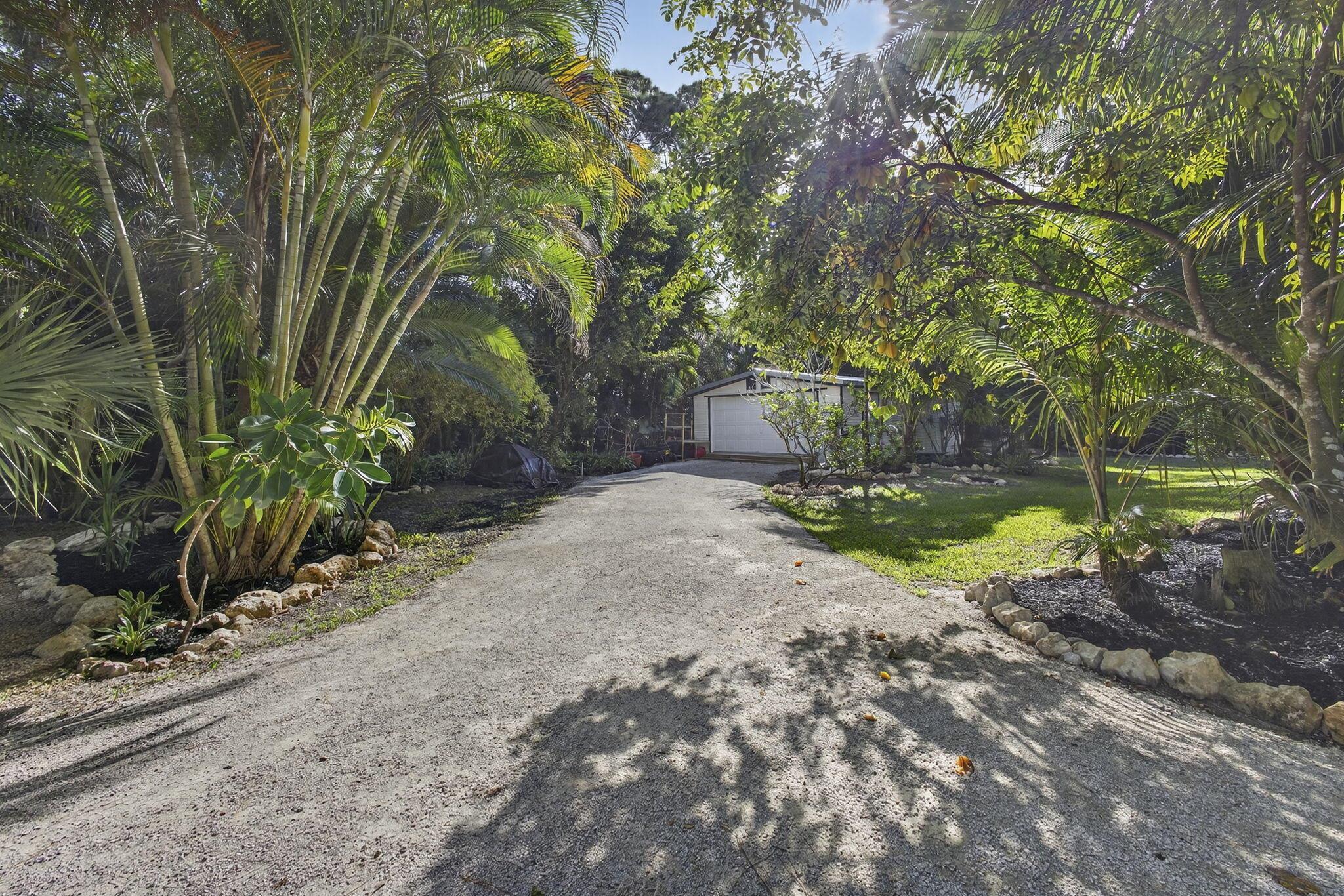 17152 W Sycamore Dr Loxahatchee, FL 33470