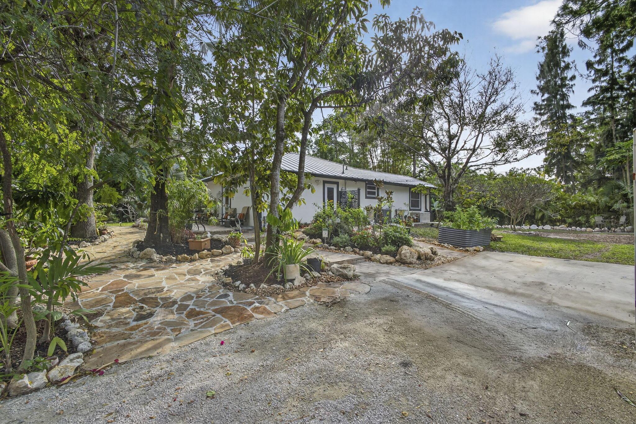 17152 W Sycamore Dr Loxahatchee, FL 33470