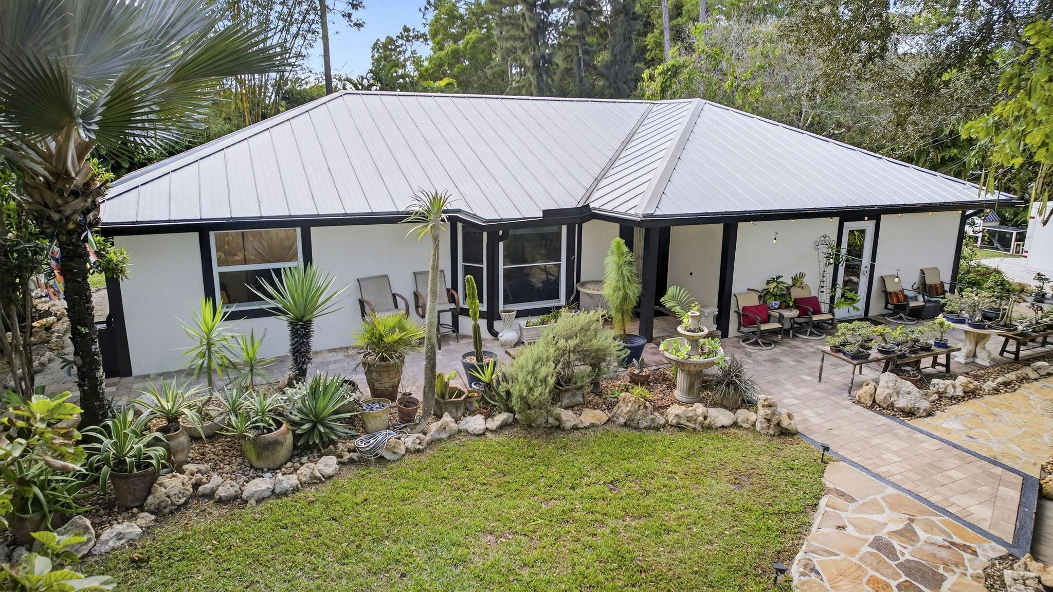 17152 W Sycamore Dr Loxahatchee, FL 33470