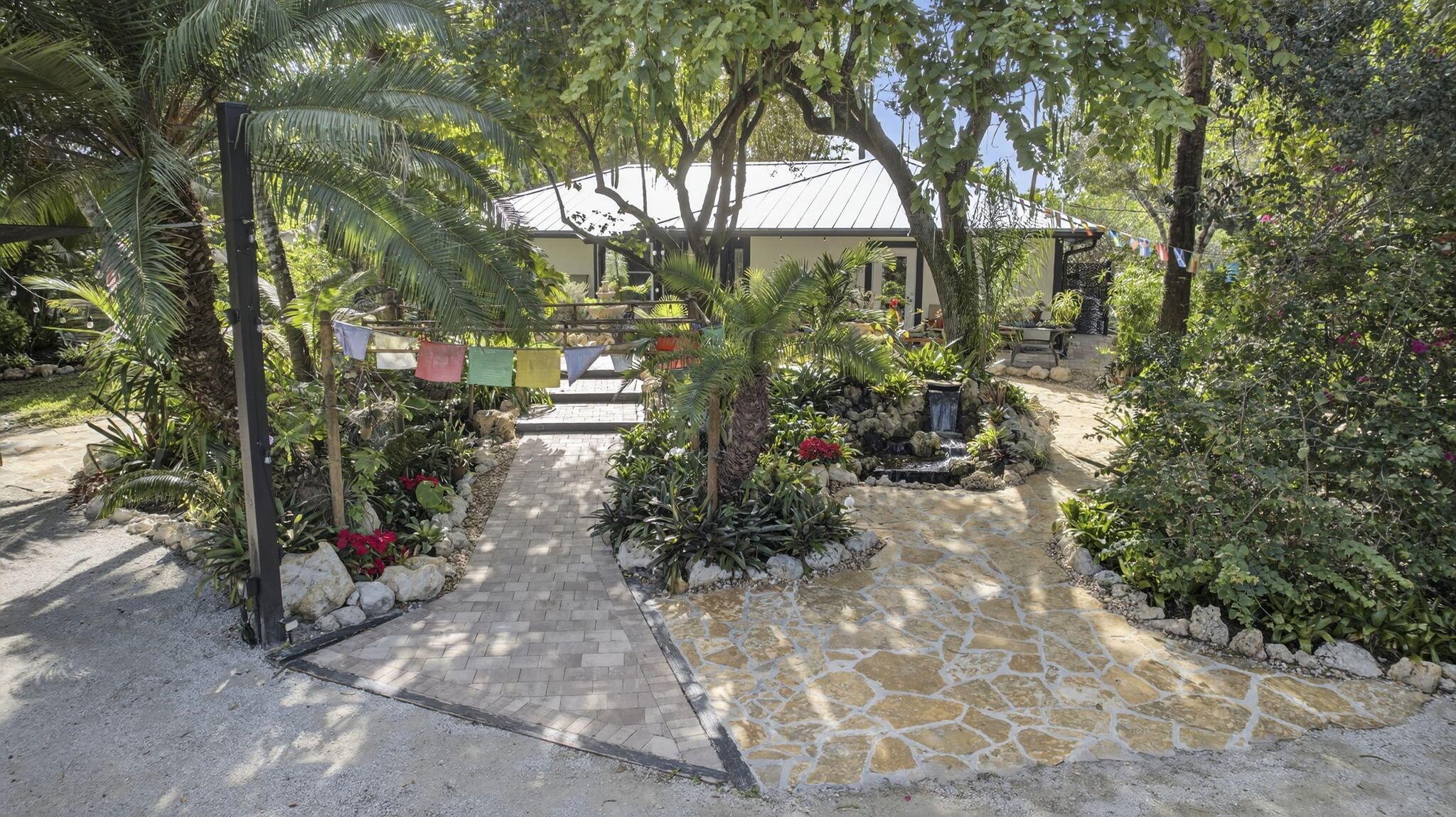 17152 W Sycamore Dr Loxahatchee, FL 33470