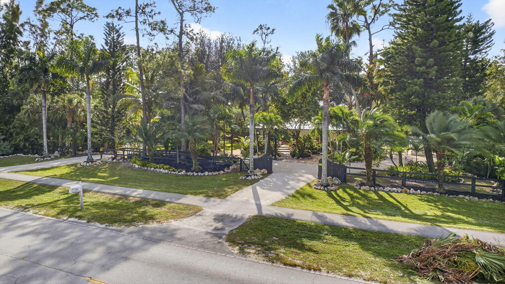 17152 W Sycamore Dr Loxahatchee, FL 33470