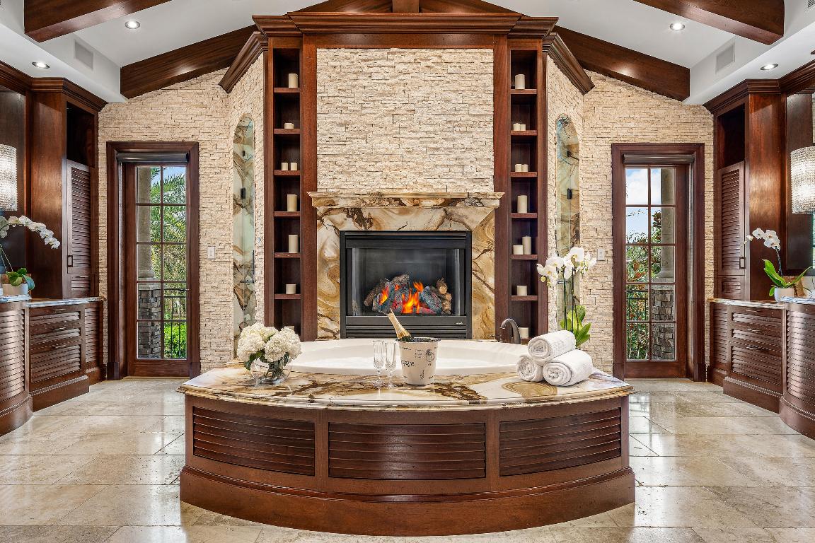 2325 NE 27th Lighthouse Point, FL 33064