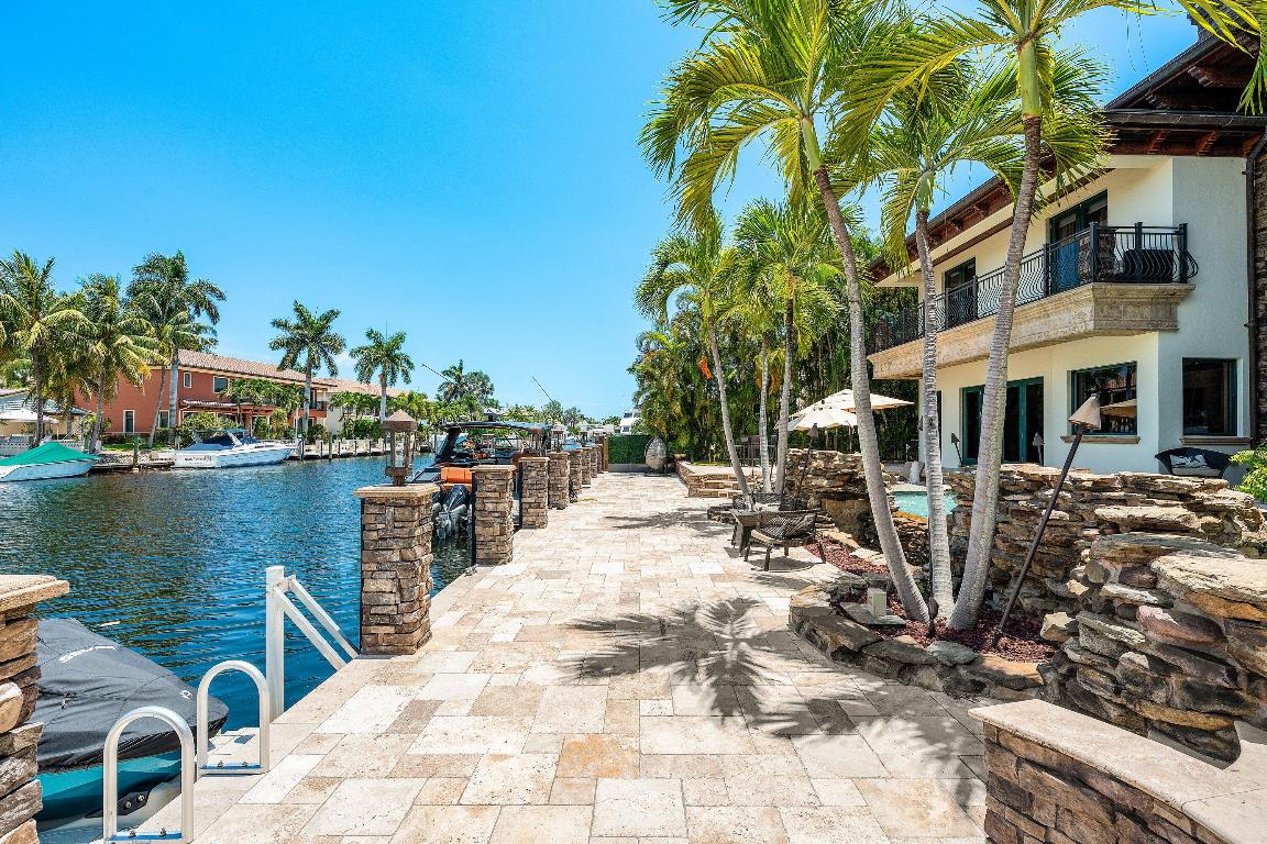 2325 NE 27th Lighthouse Point, FL 33064