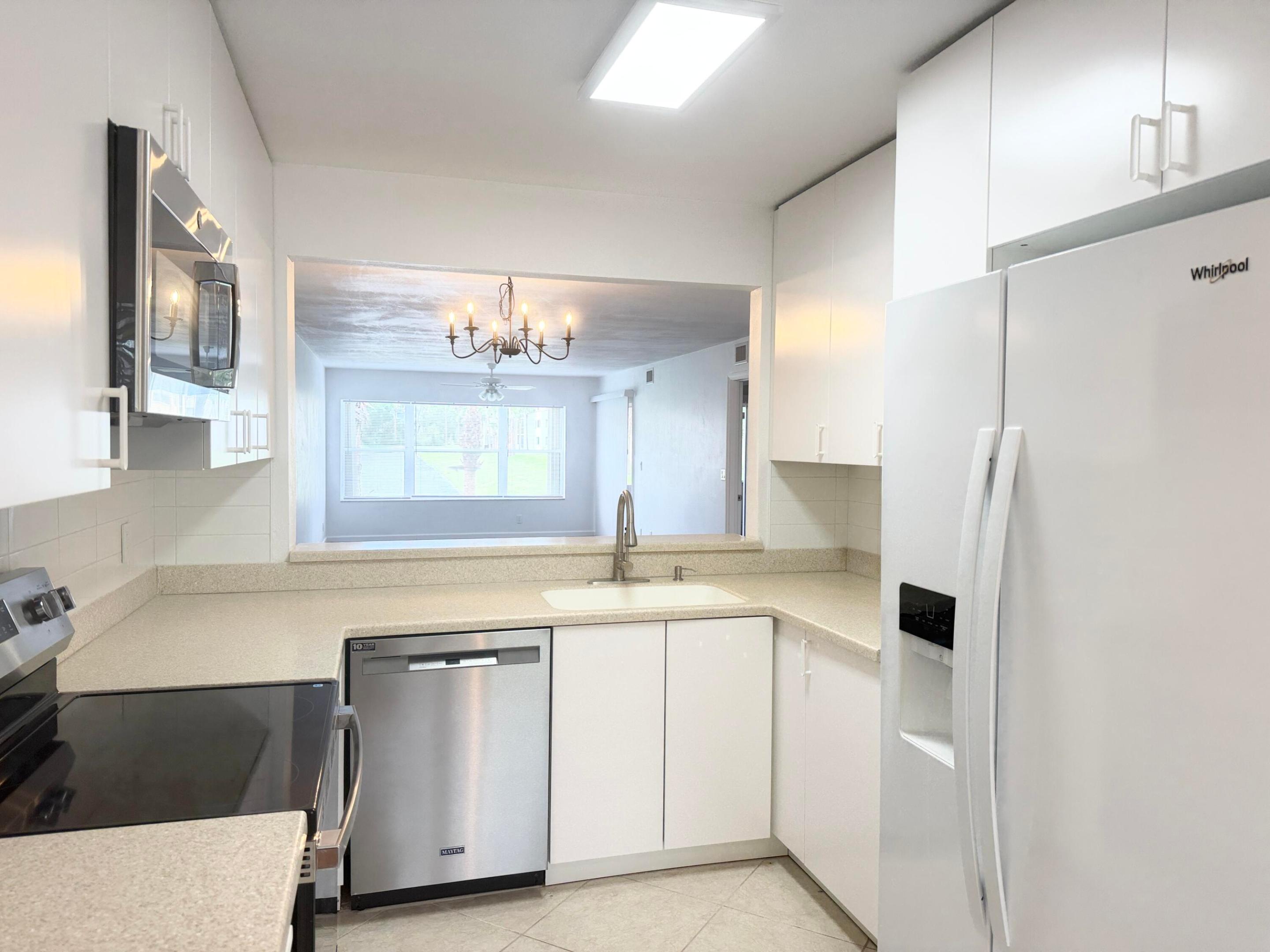 4745 Lucerne Lks #102