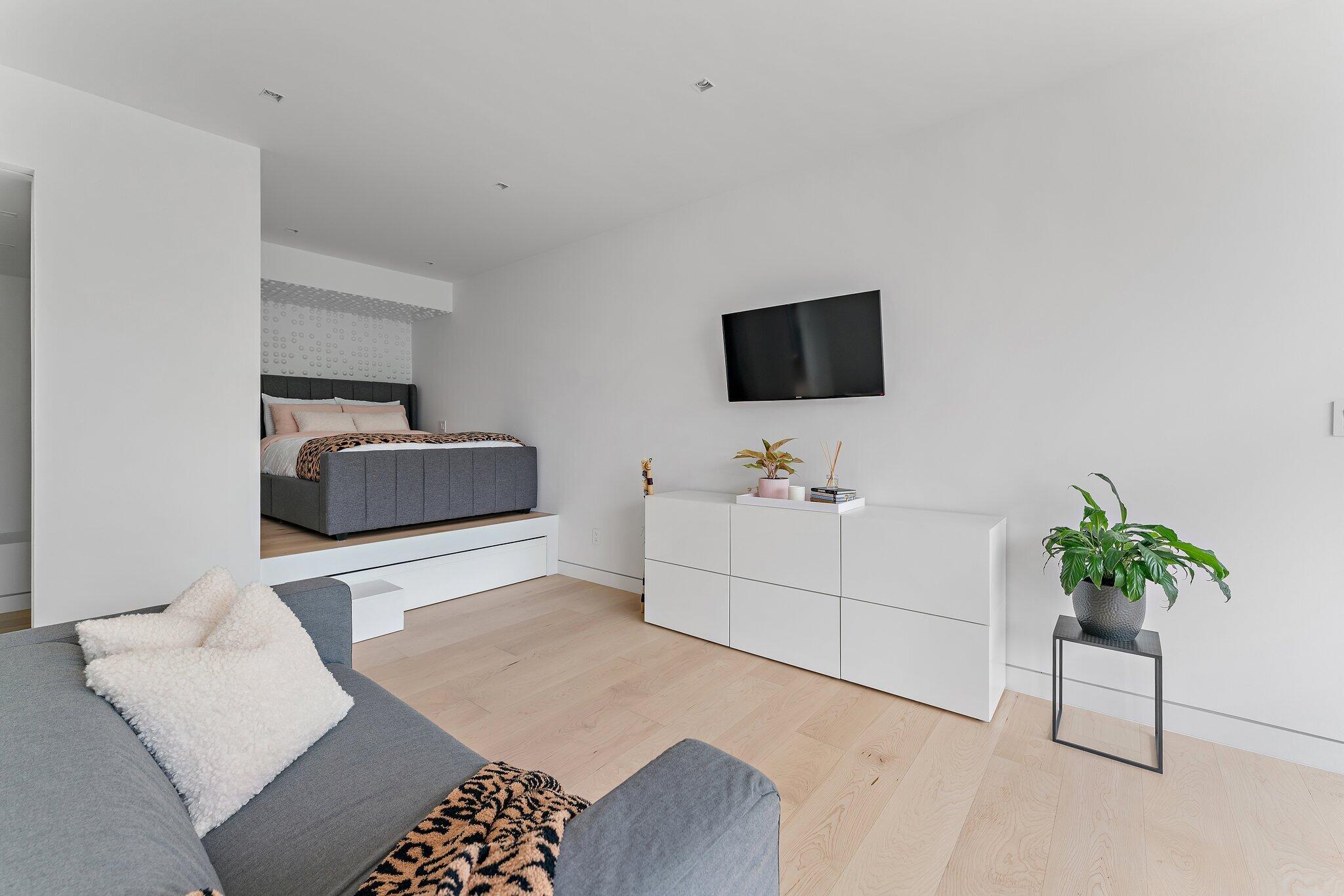 5706 Holly Jupiter, FL 33458