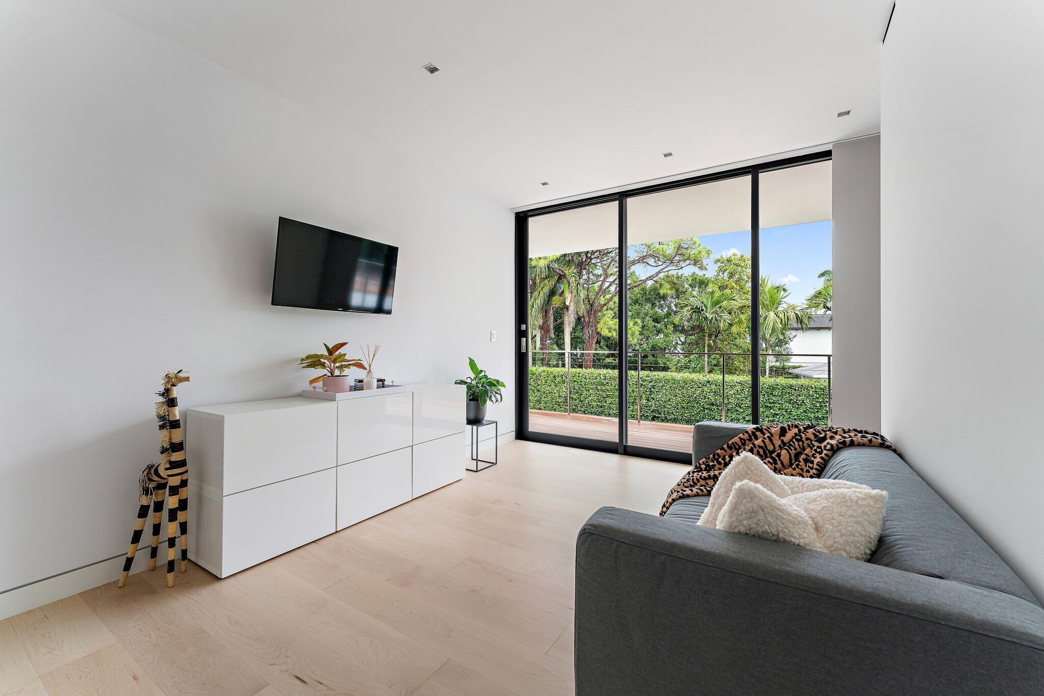 5706 Holly Jupiter, FL 33458