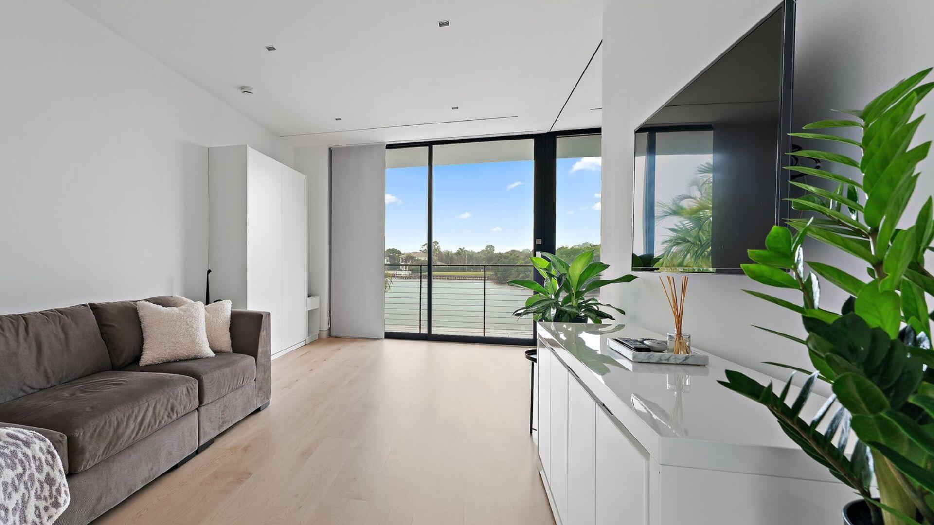 5706 Holly Jupiter, FL 33458