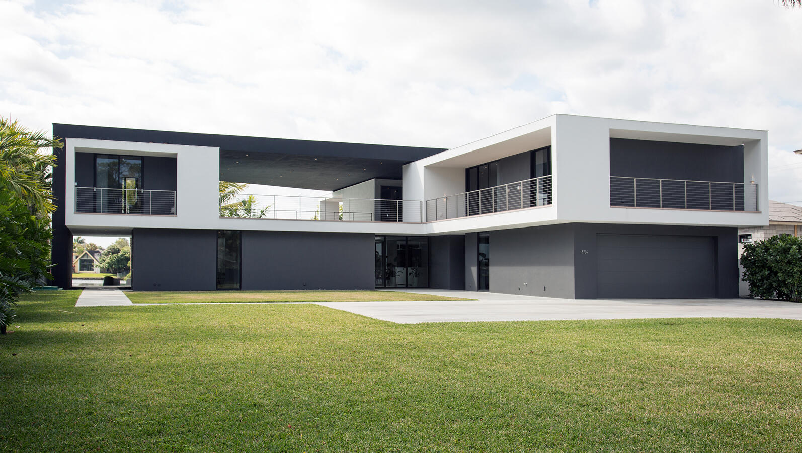 5706 Holly Jupiter, FL 33458