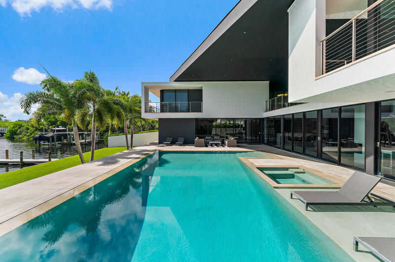 5706 Holly Jupiter, FL 33458