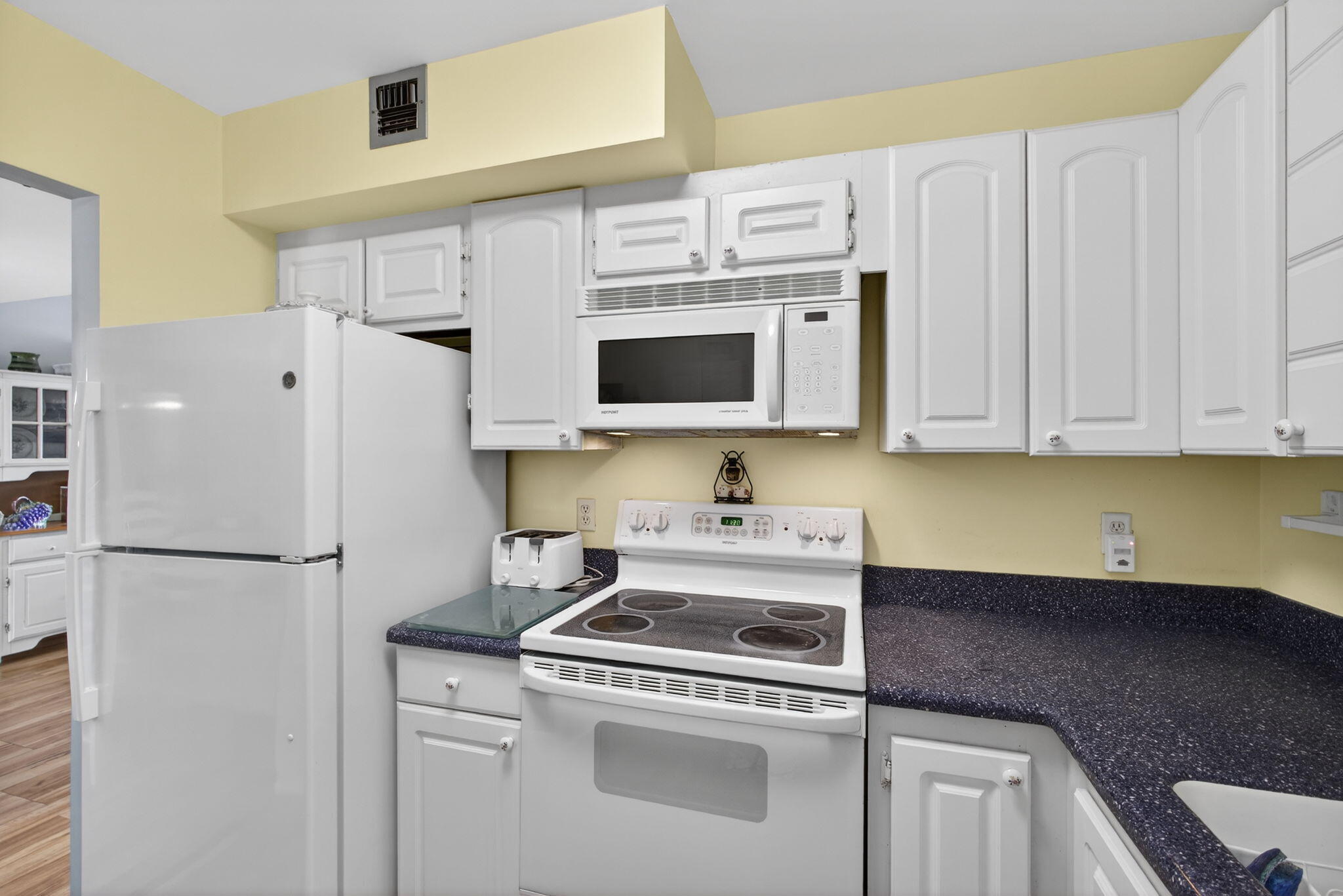 336 Golfview #207 North Palm Beach, FL 33408