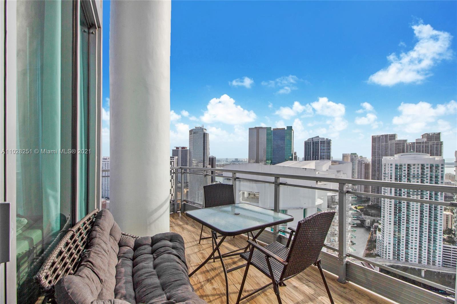 90 SW 3rd St #PH-5 Miami, FL 33130