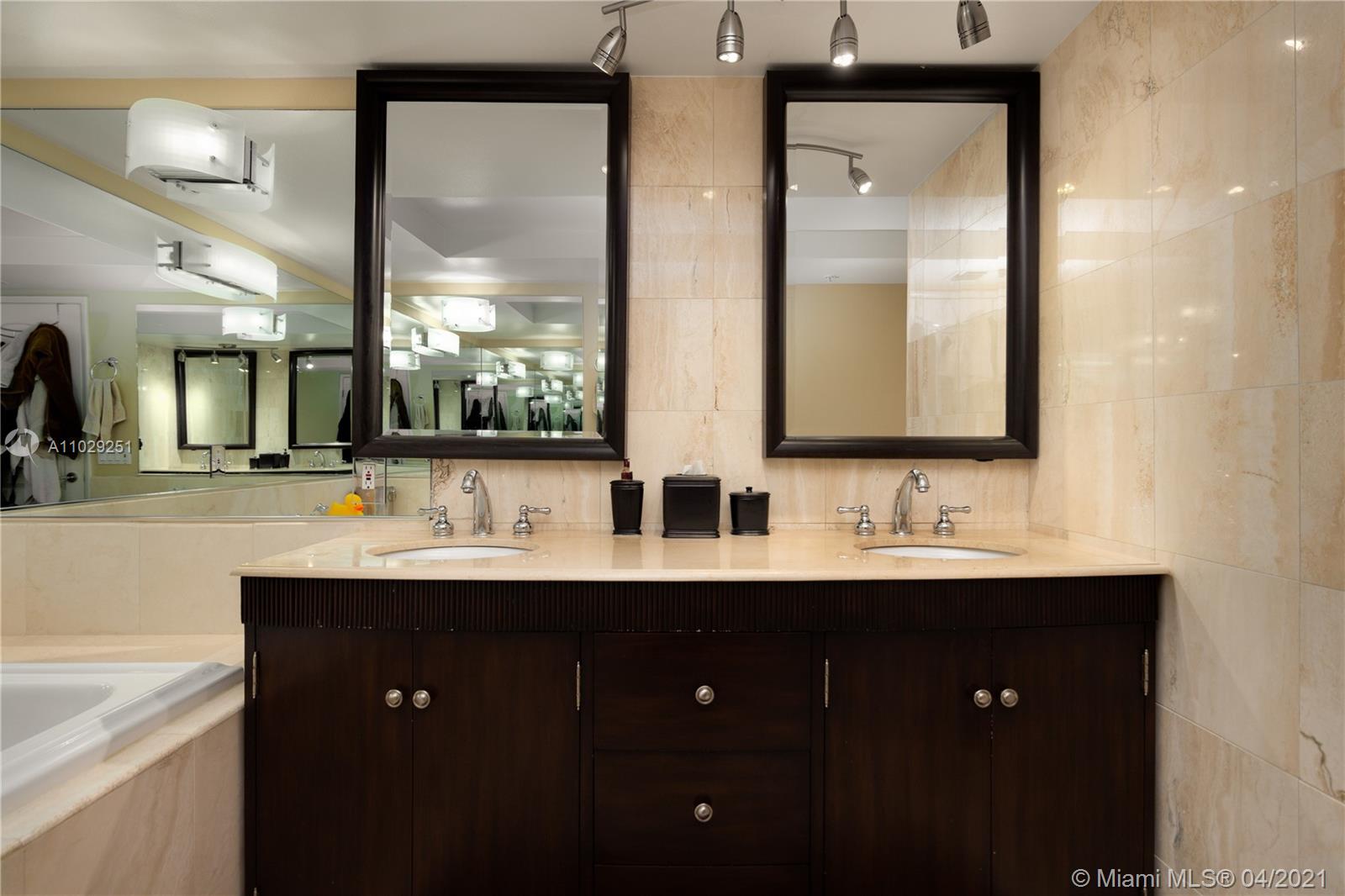 1800 Sunset Harbour Dr #1807 Miami Beach, FL 33139