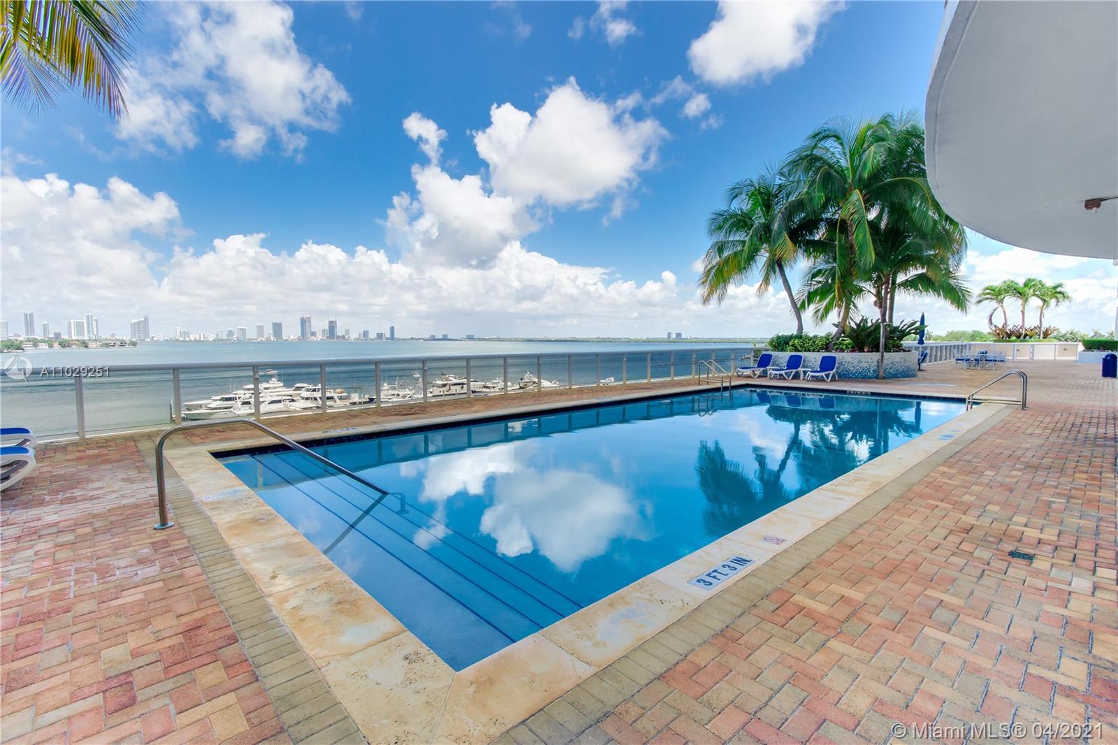 1800 Sunset Harbour Dr #1807 Miami Beach, FL 33139