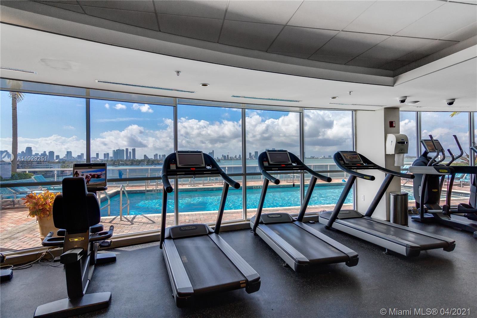 1800 Sunset Harbour Dr #1807 Miami Beach, FL 33139