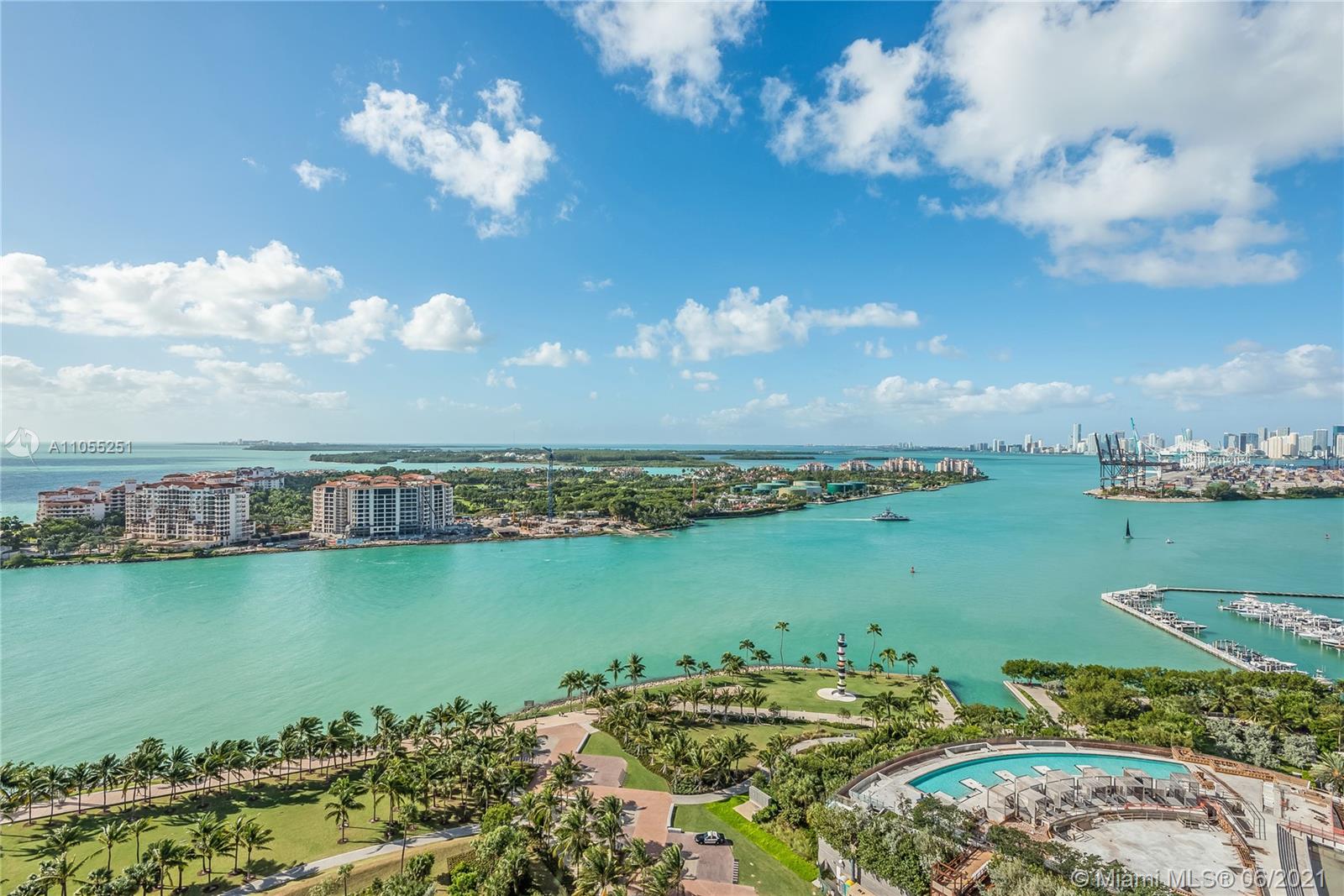 300 S Pointe Dr #2502