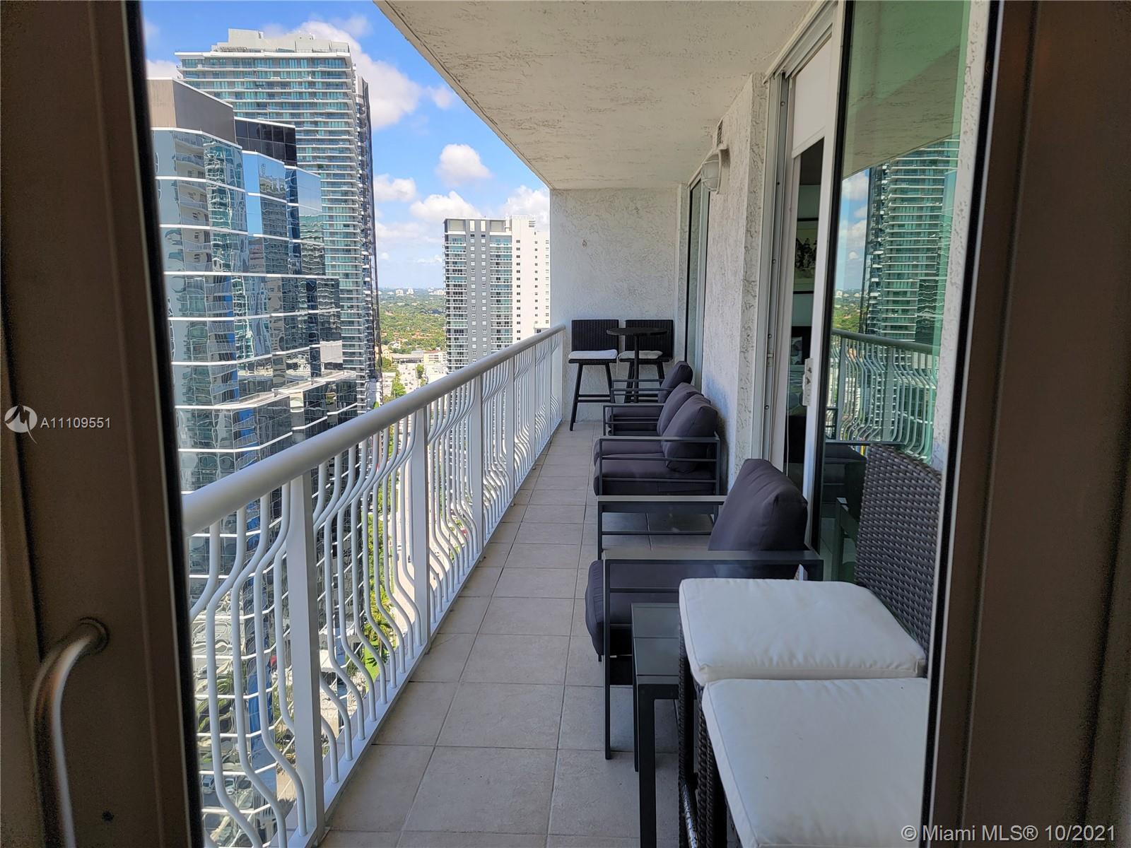 1200 Brickell Bay Dr #3515, Miami, FL 33131