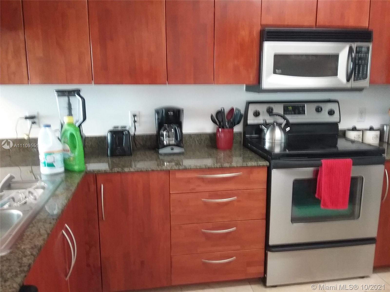 1200 Brickell Bay Dr #3515, Miami, FL 33131