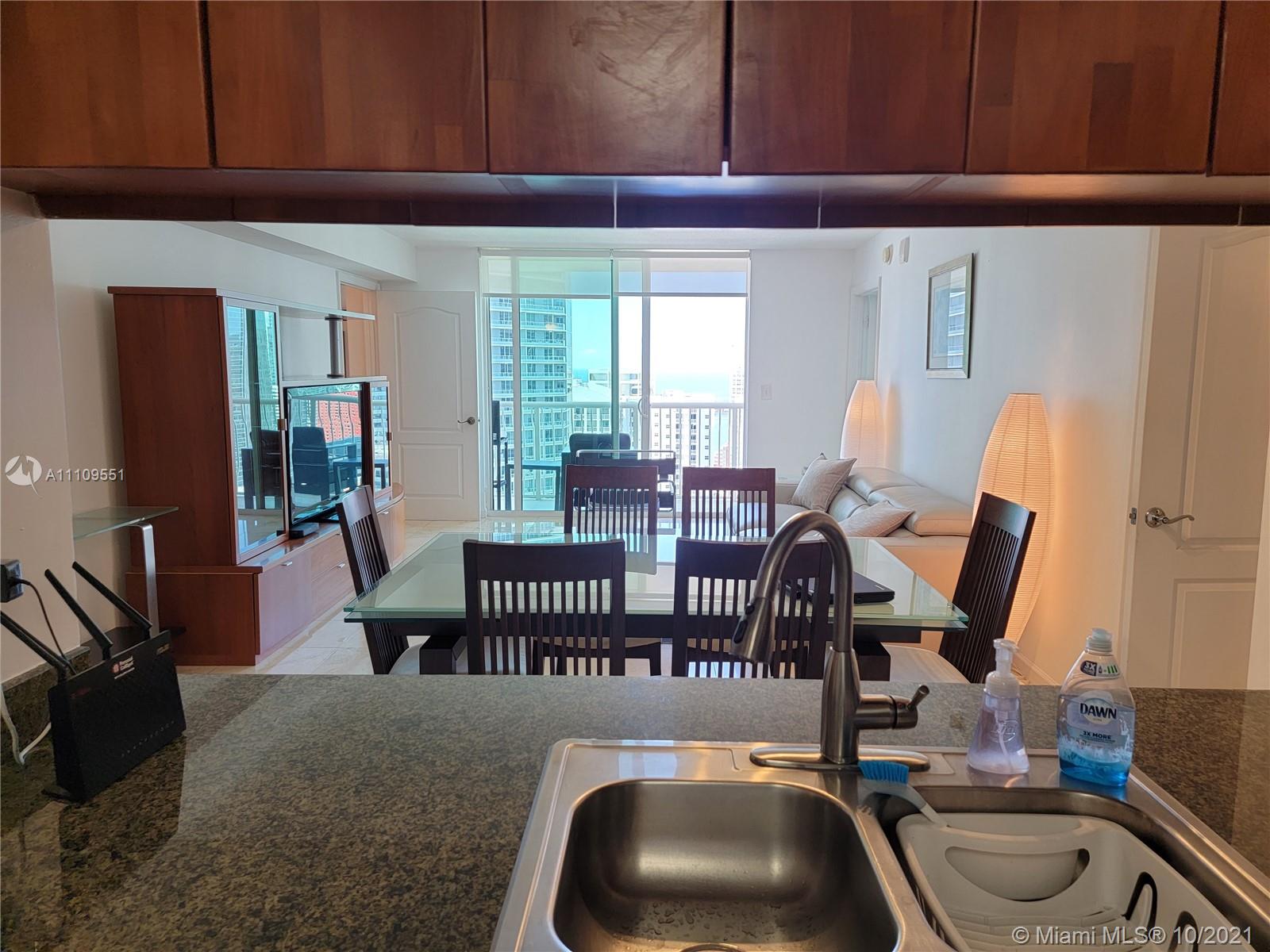 1200 Brickell Bay Dr #3515, Miami, FL 33131