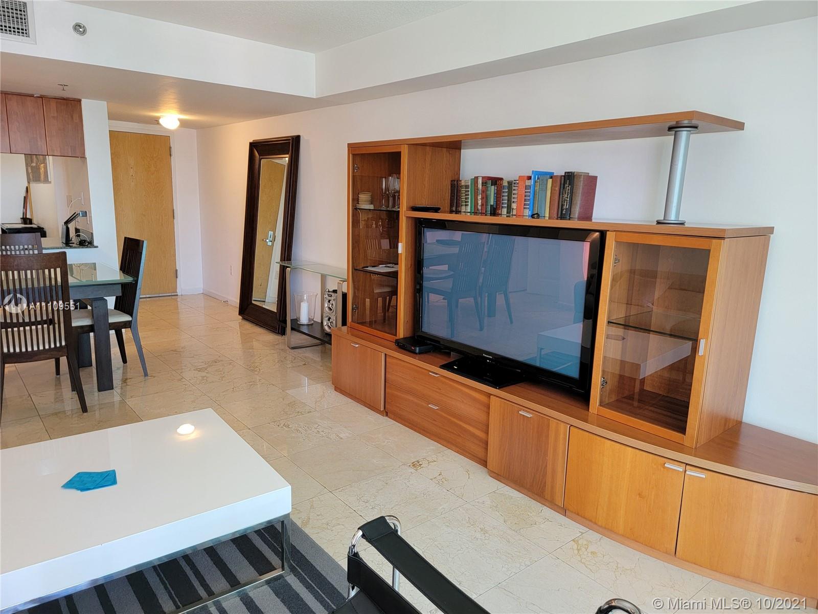 1200 Brickell Bay Dr #3515, Miami, FL 33131