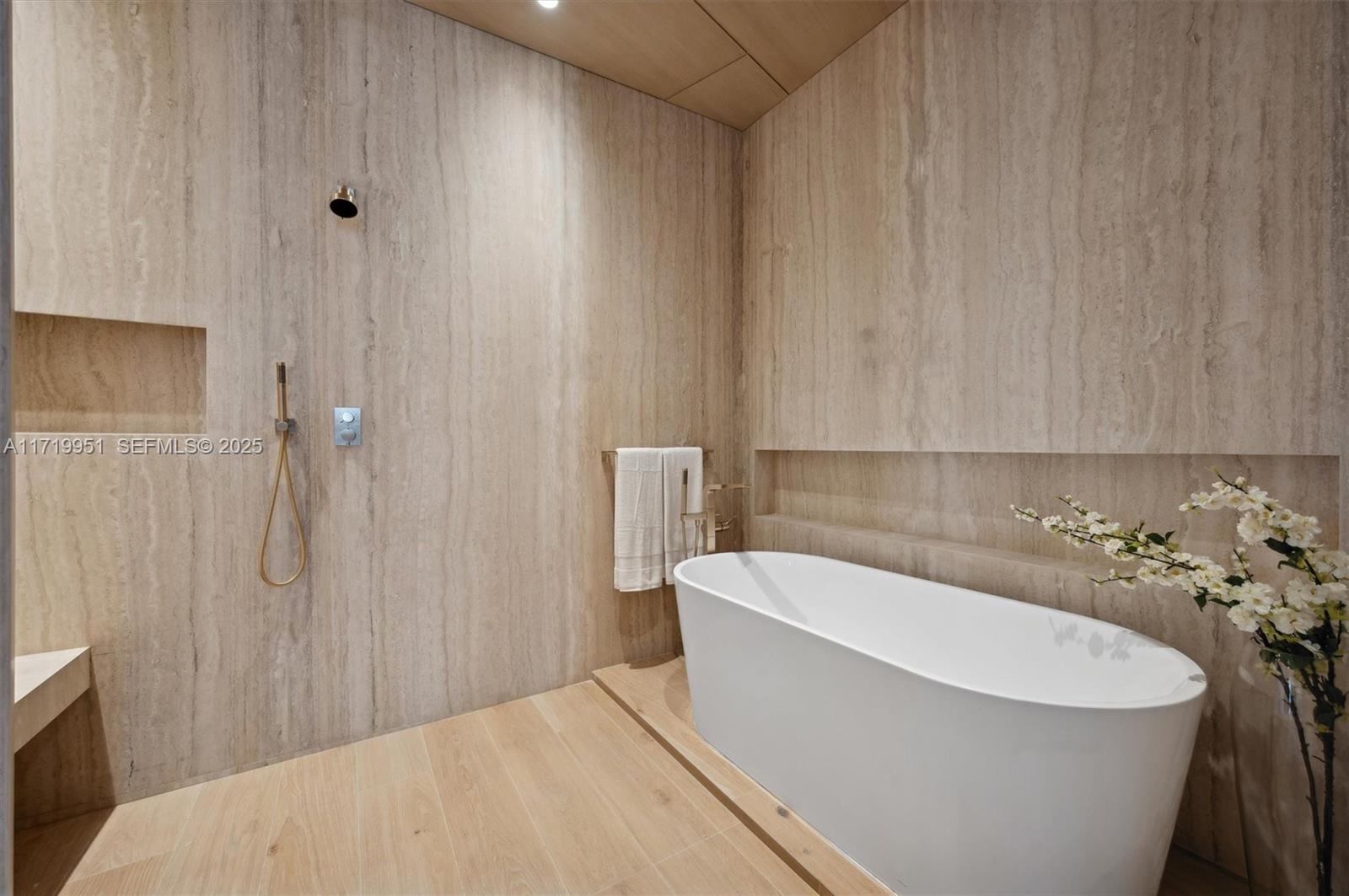 424 W Rivo Alto Dr Miami Beach, FL 33139