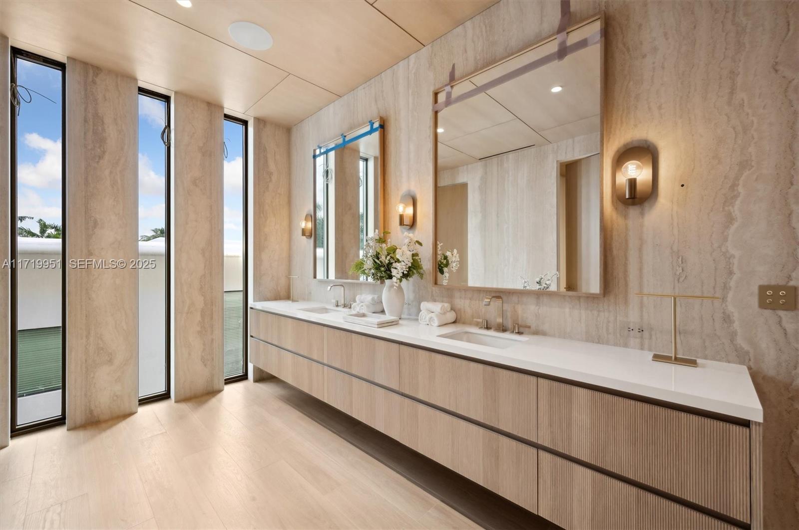 424 W Rivo Alto Dr Miami Beach, FL 33139