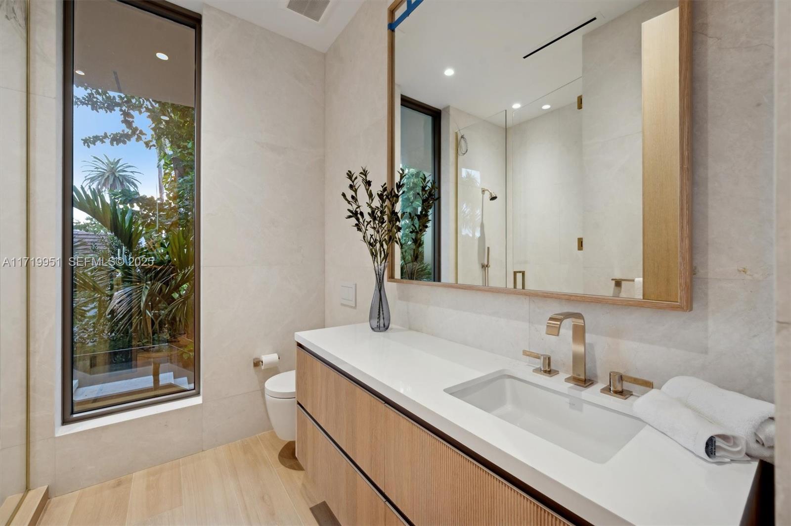 424 W Rivo Alto Dr Miami Beach, FL 33139