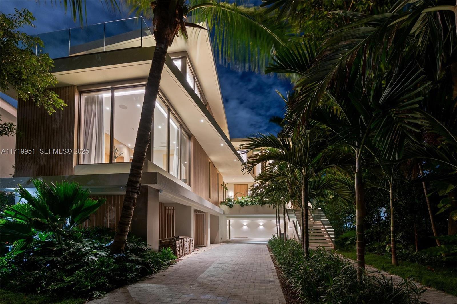 424 W Rivo Alto Dr Miami Beach, FL 33139