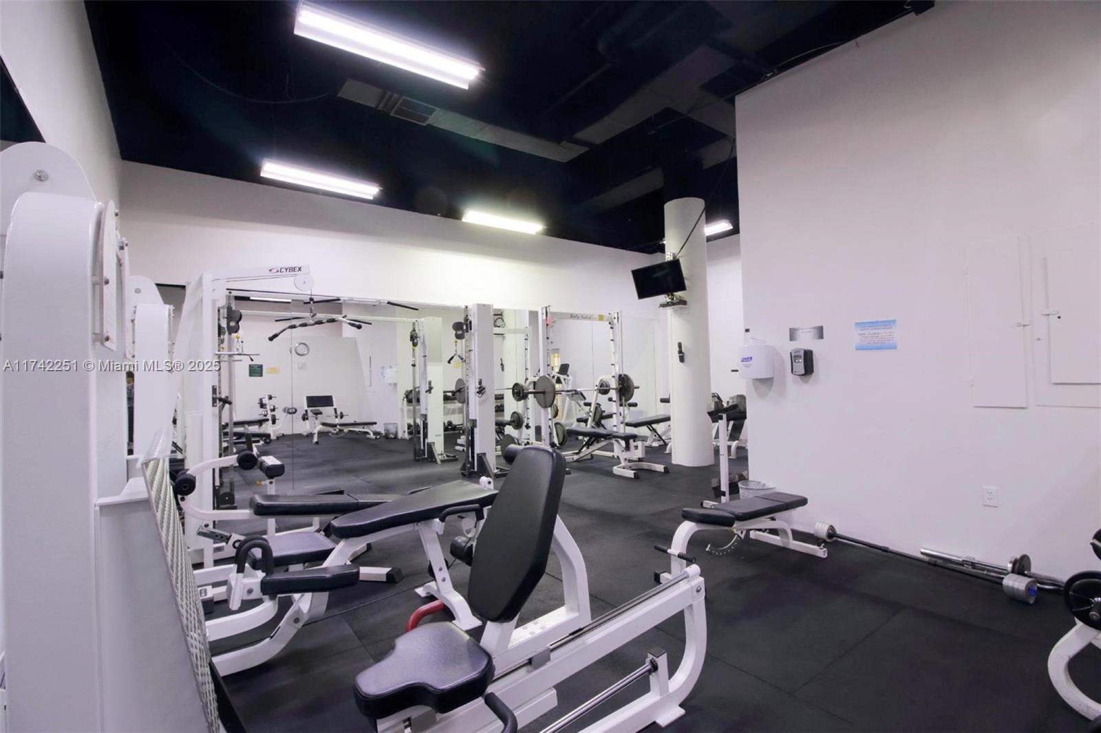 image SOUTH BAY CLUB CONDO13