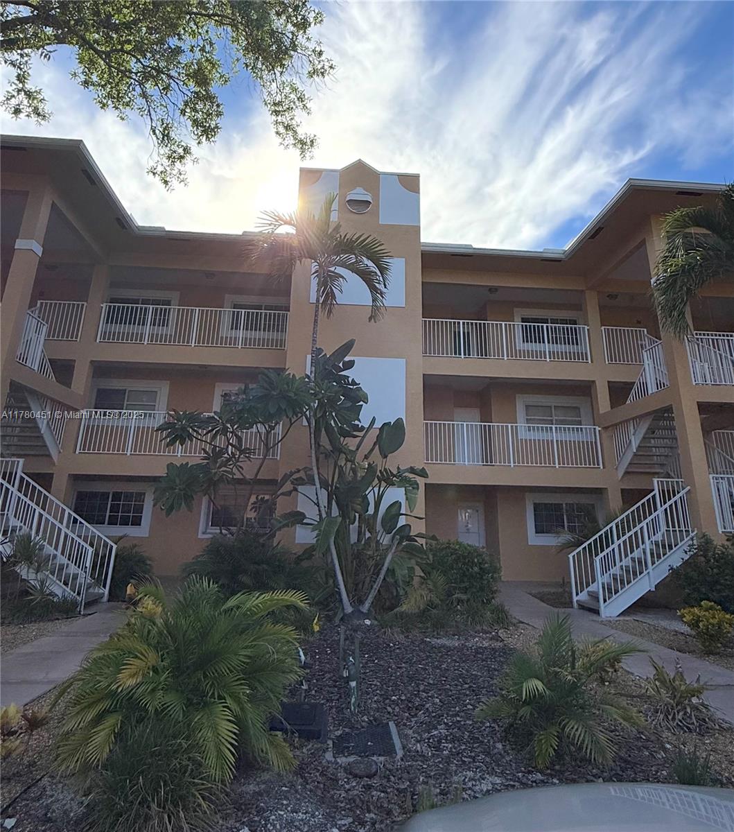 430 SE 7th St #304E