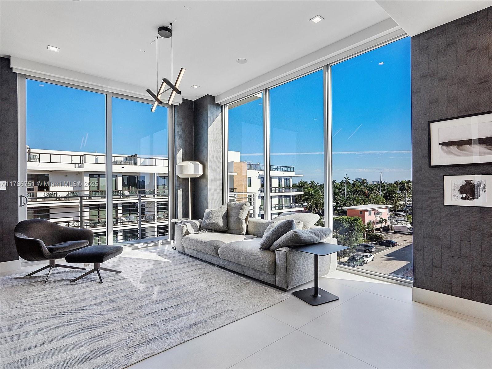 21 Isle Of Venice Dr #PH1 Fort Lauderdale, FL 33301