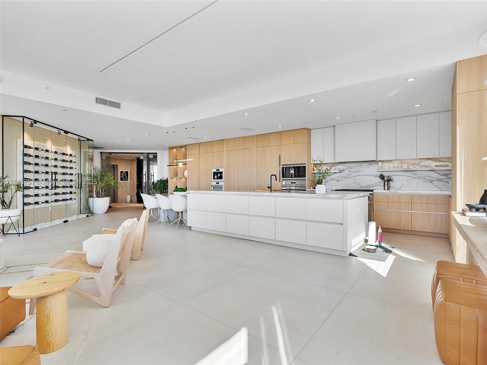 21 Isle Of Venice Dr #PH1 Fort Lauderdale, FL 33301