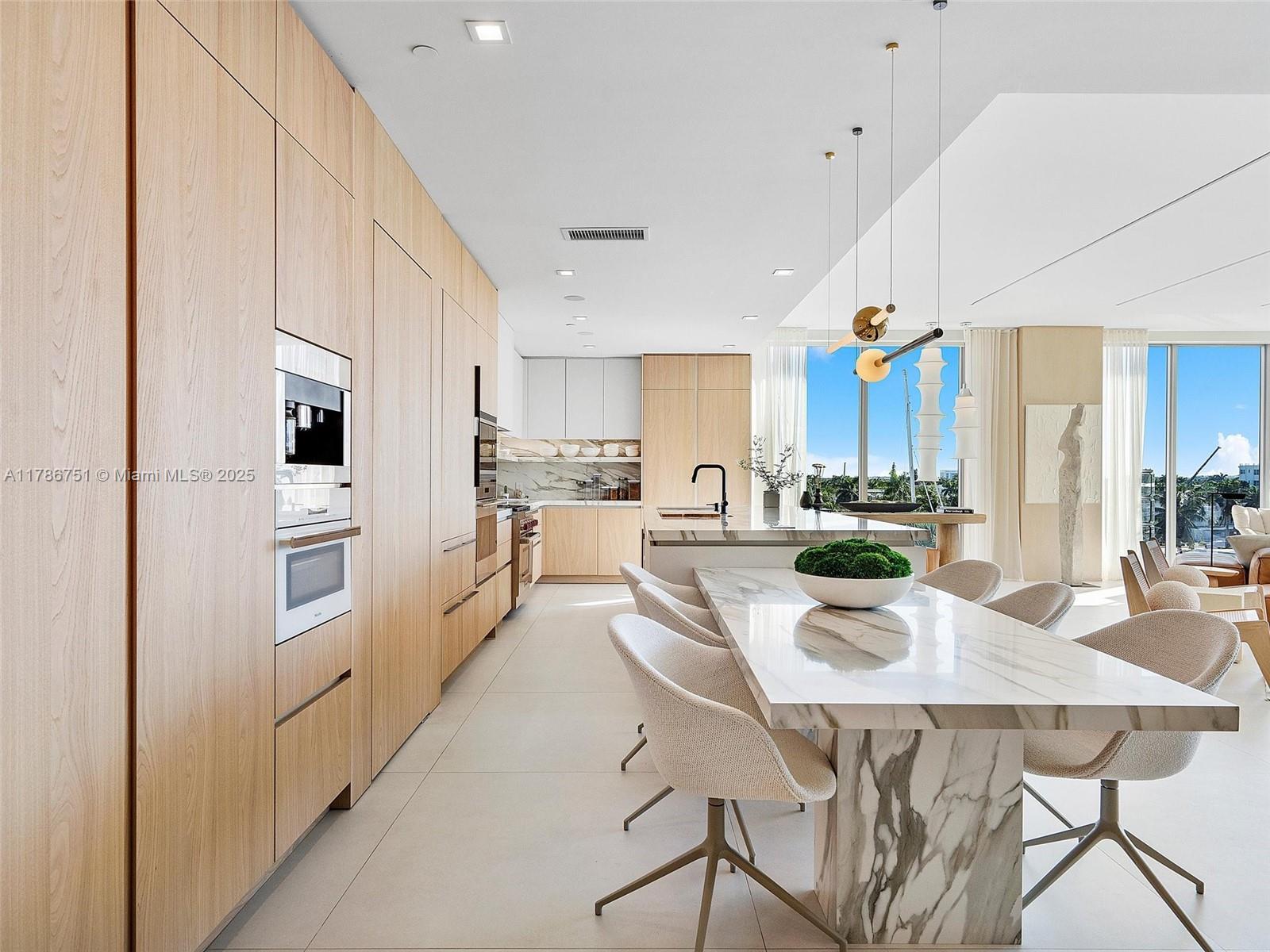 21 Isle Of Venice Dr #PH1 Fort Lauderdale, FL 33301