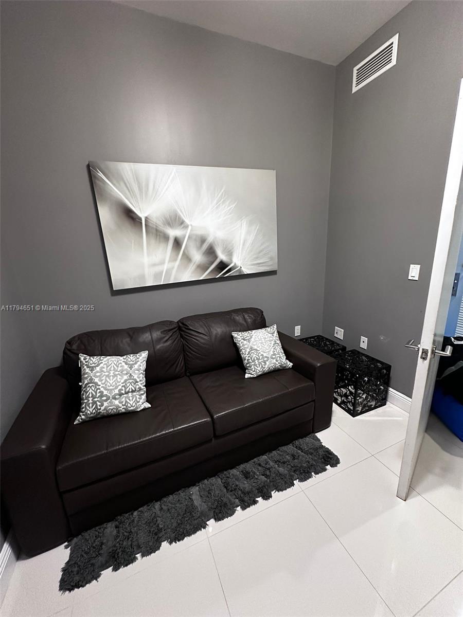 image Eloquence on the Bay12