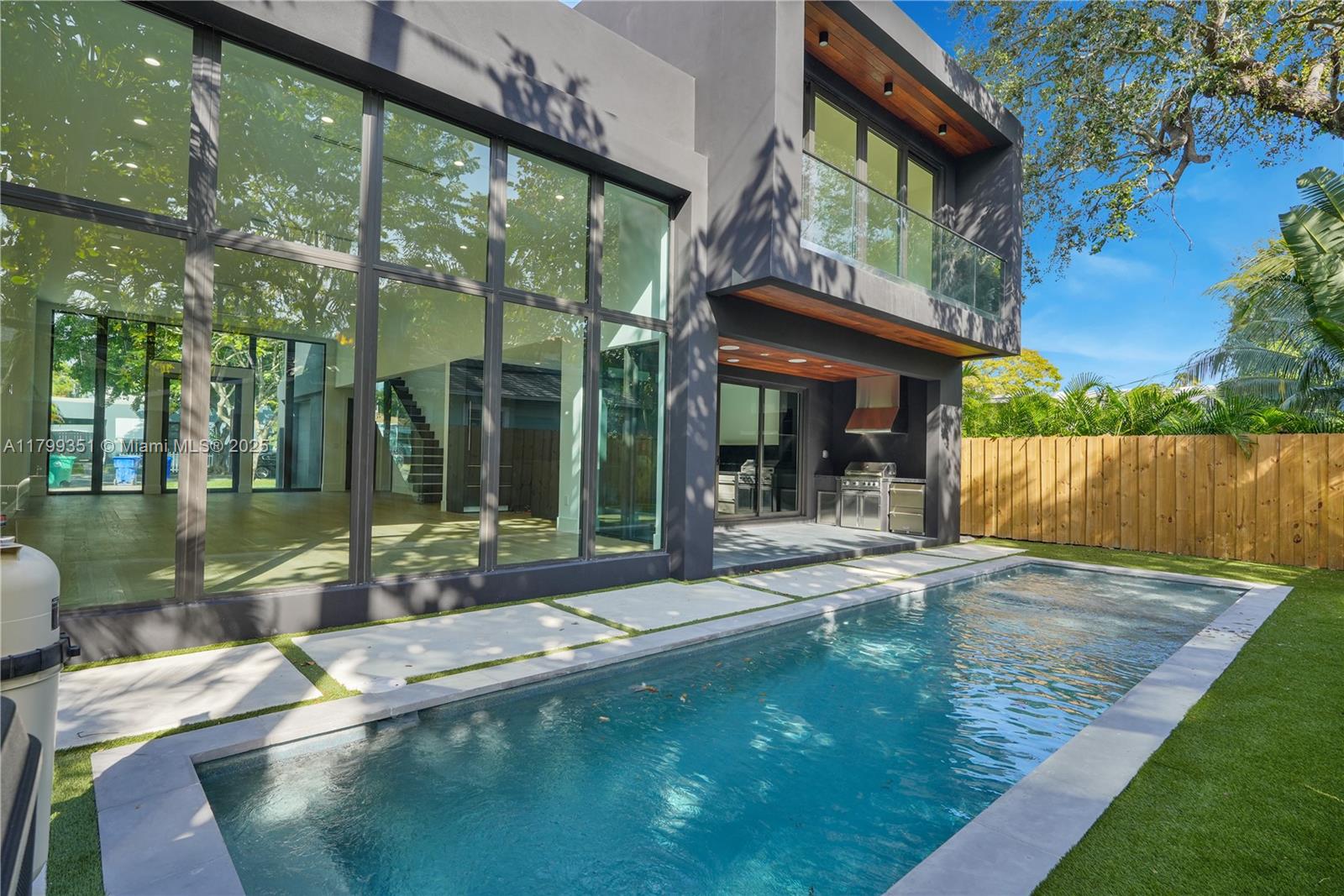 30 NE 50th St Miami, FL 33137