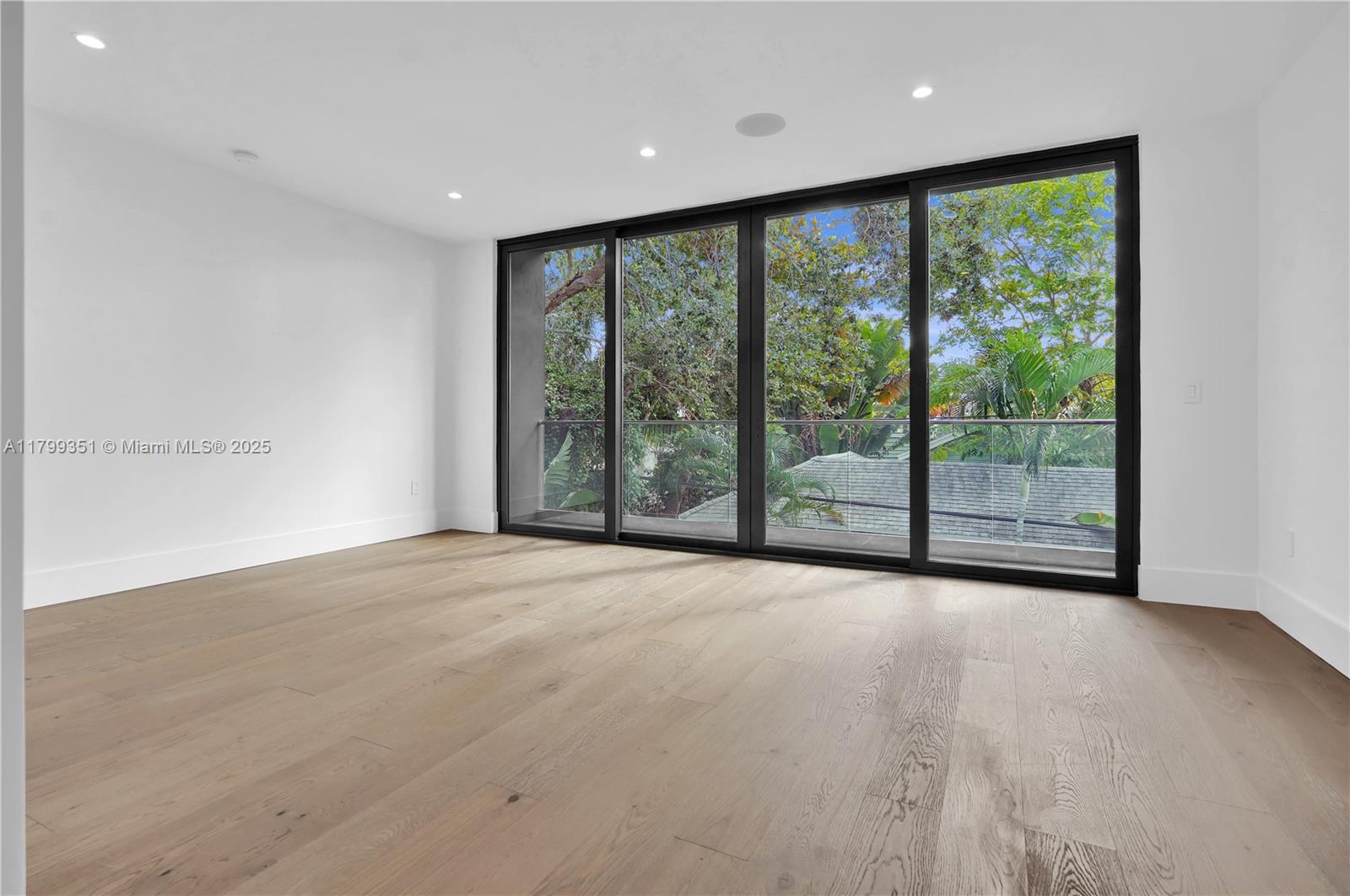 30 NE 50th St Miami, FL 33137